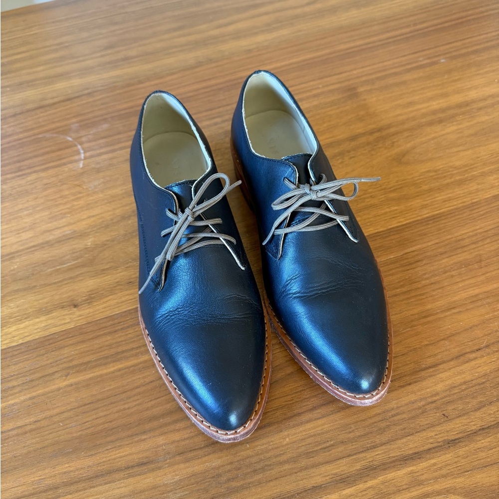 Black Nisolo Oxford shoes 6.5